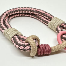 Load image into Gallery viewer, Houndstooth Loops - Phone Straps