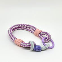 Load image into Gallery viewer, Houndstooth Loops - Phone Straps
