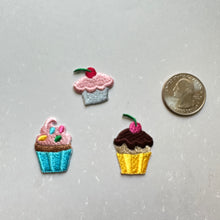 Load image into Gallery viewer, Pin Cupcake

