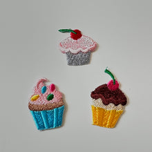Load image into Gallery viewer, Pin Cupcake
